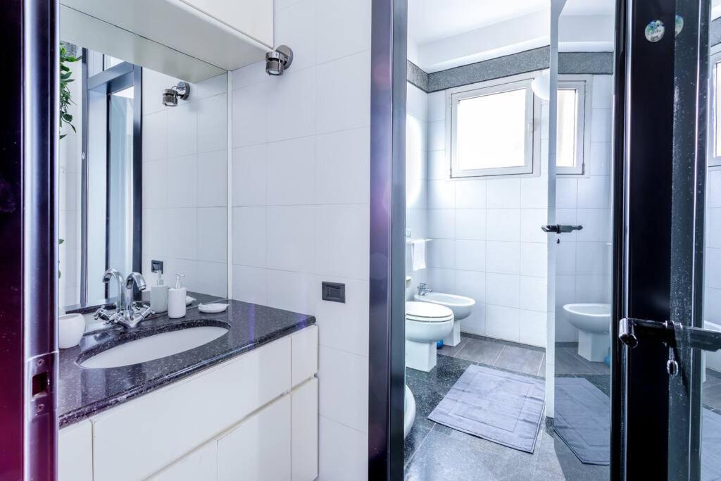 Duomo 10 Min Luxury • Terrazzo • Wi-fi • Netflix Appartement Milaan